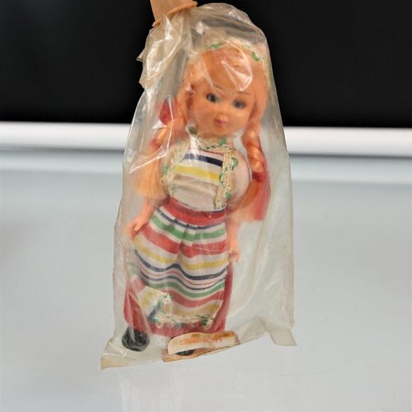 Sweden Vintage 60s Dolls from Around the World - Picture 1 of 8